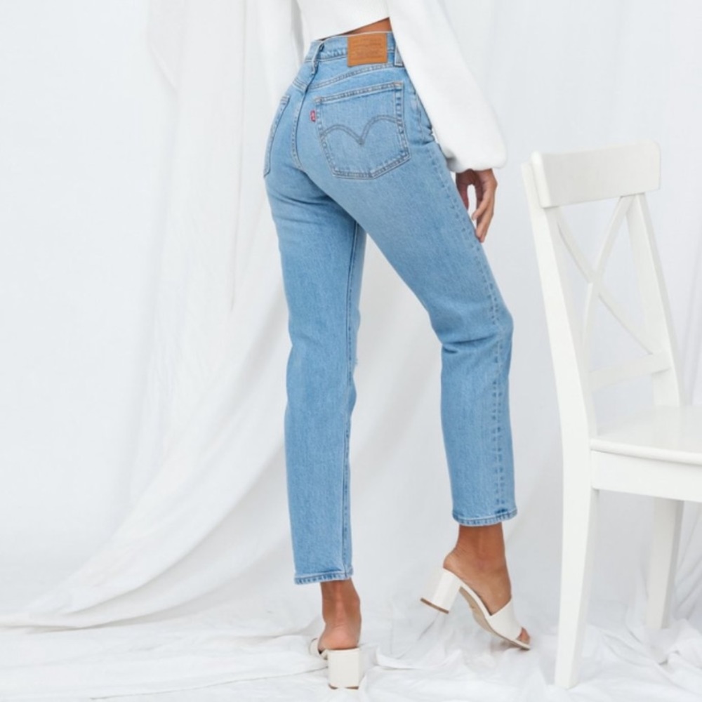 Levi's - Wedgie Fit Straight Jeans - Tango Blue - Picture 2 of 16
